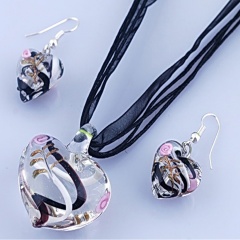 Fashion Heart Shape With Small Flower Two Colors Inside Pendant Necklace Lampwork Glass Necklace With Earring Jewelry Set Black
