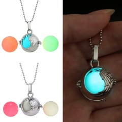 Charm Glow In The Dark Heart Pendant Necklace Luminous Women Jewelry Party Gift Feather