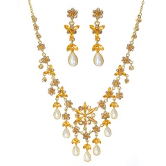 Fashion Gold Crystal Pearl Necklace Earring Jewelry Set yellow