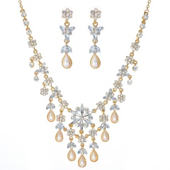 Fashion Gold Crystal Pearl Necklace Earring Jewelry Set white