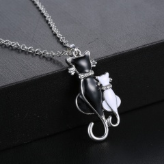 Fashion Couple Cute Black White Cat Pendant Necklace Round Heart Crystal Jewelry Couple