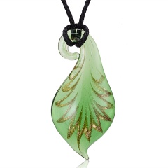 Leaf Shaped Sands Glass Necklace Green