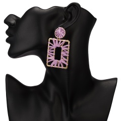 Winding hand-woven raffia geometric stud earrings Purple