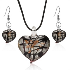 Heart-shaped flower pendant glass necklace earring set Black