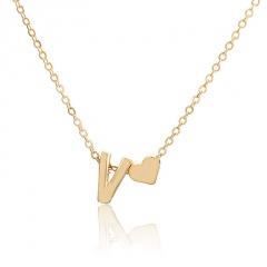 Fashion 26 Letter with Heart Pendant Necklace Gold Chain Short Alloy Necklace Jewelry Gift V