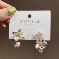 Asymmetric Flower Pearl Stud Earrings Pearl
