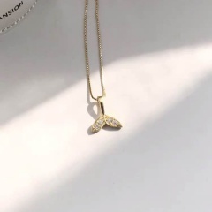 Zircon Fish Tail Pendant Necklace With Clavicle Chain Golden