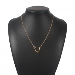 Simple Elk Pendant Christmas Festival Chain Necklace Jewelry Gold
