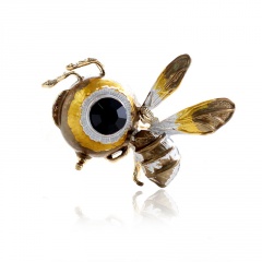 Gold Big Eyes Cartoon Bee Pins Brooches for Women A