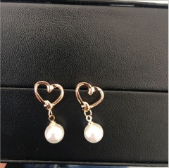 Pearl Dangling Gold Earrings White