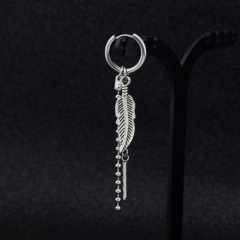 Single steel color chain men's pierced earrings (length about 7cm diameter 1.6cm) Leaves