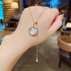 Geometric round shell imitation pearl tassel pendant clavicle necklace (Size: chain length 44+6cm, pendant 1.7cm) gold