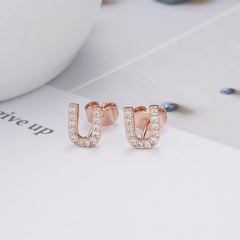 Inlaid with cubic zirconia 26 letter copper earrings (size 1*1cm) U
