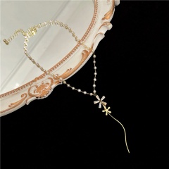 Korean Zircon Flower Pearl Clavicle Chain Necklace (Material: Pearl + Rhinestone/Size: 36+8cm) White