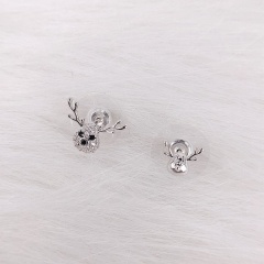 Christmas Glossy Micro-inlaid Elk Stud Earrings (Material: Copper/Size: 1.1*0.8cm) Silver