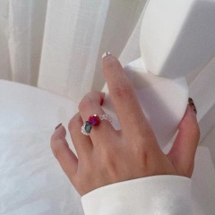 Fruit leaf elastic crystal beaded ring (material: glass / size: adjustable elasticity) Red