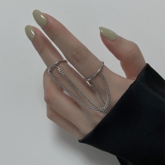 Double chain two-finger conjoined chain open ring (size: adjustable opening / material: copper) White gold