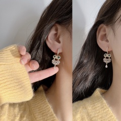 Owl drop-shaped pendant copper zircon ear hoop earrings (material: copper + zircon + green crystal + silver needle / size: 3.8*1.4cm) Golden