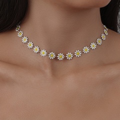 7 Daisy Flowers Imitation Pearl Oil Painting Clavicle Chain Necklace (Circumference: 48+6cm/Material: Alloy + Imitation Pearl + Oil Painting) Full Of Daisies