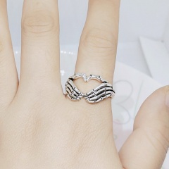 Hands Comparing Heart Palm Love Gesture Ring (Size: No. 6/Material: Alloy) No. 6