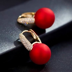 Inlaid Rhinestone With Red Pearl Earring Gold