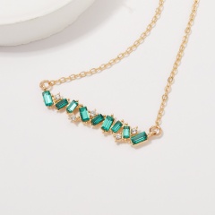 Irregular hand-inlaid green diamond clavicle chain (material: alloy / pendant size: 4*0.8cm, chain length: 43+5cm) Platinum