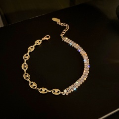 Inlaid White CZ Clasp Bracelet 21.4+5 cm Gold