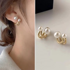 White Pearl Earring Gold