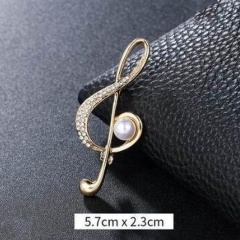 Inlaid Rhinestone With White Pearl Brooch Gold