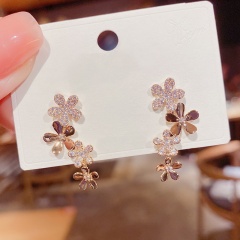 Inlaid CZ Flower Gold Earring 0.7*2.6cm Gold