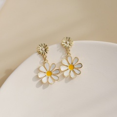 Fashion Daisy Flower Dangling Earring 1.2*3cm White