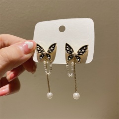 Butterfly Pearl Earring 5*1.8cm Gold