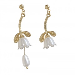 Flower Pearl Asymmetric Copper Earrings 5.2*1.5cm Gold