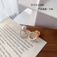 Fashion Pearl Earclip Earring 2.7cm Gold